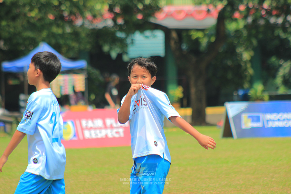 ijlu10 170825 pelita jaya soccer school vs brazillian soccer serpong