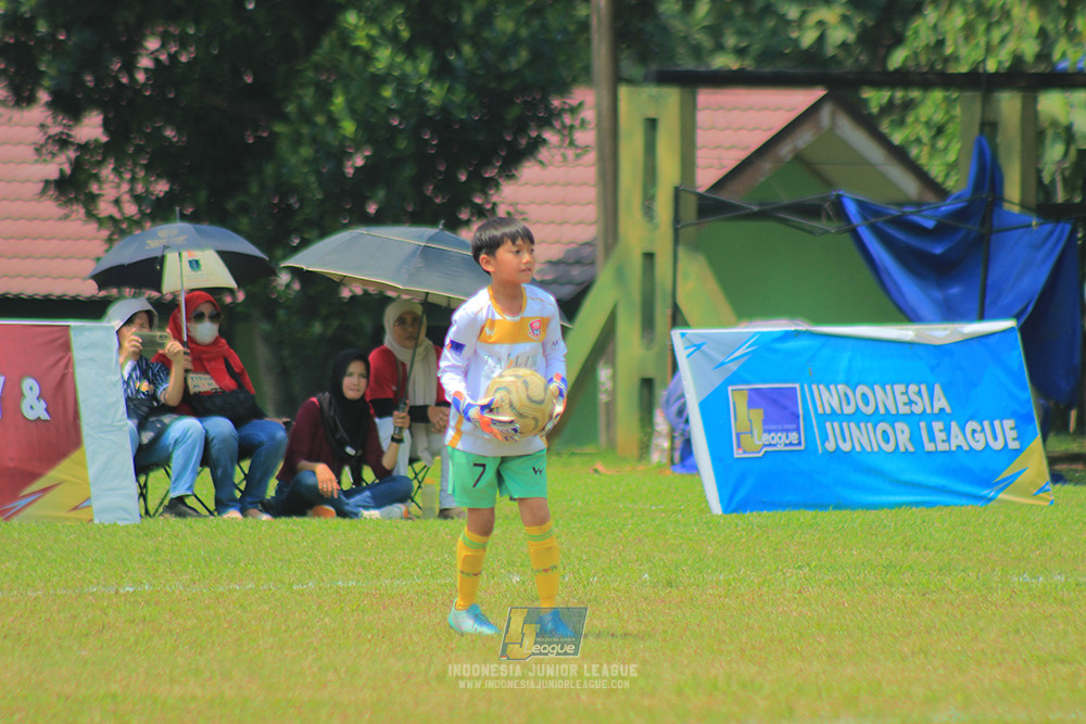 ijlu10 170825 pelita jaya soccer school vs brazillian soccer serpong