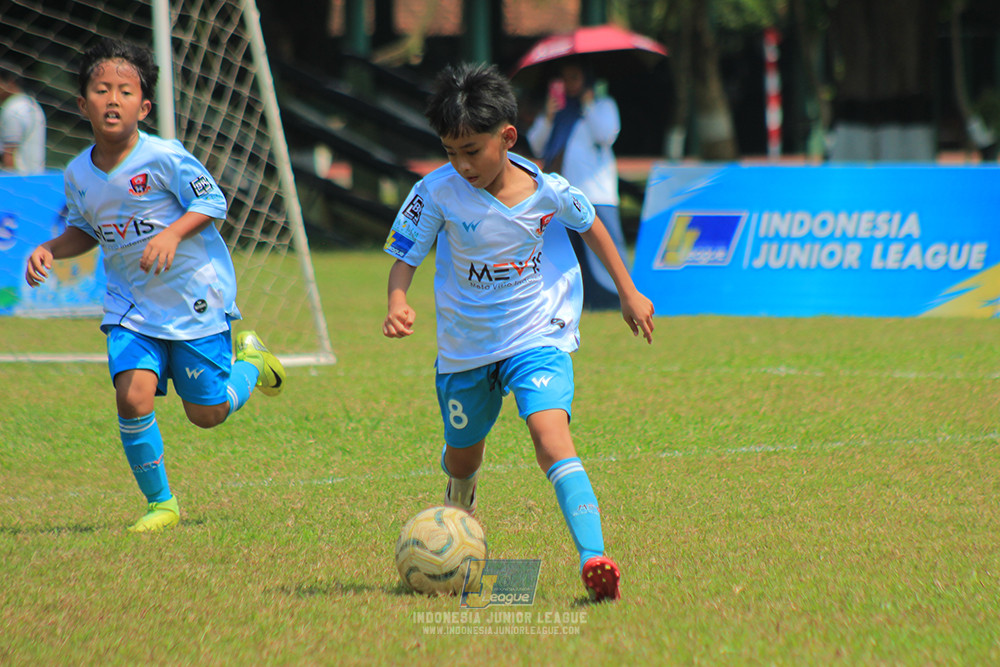 ijlu10 170825 pelita jaya soccer school vs brazillian soccer serpong