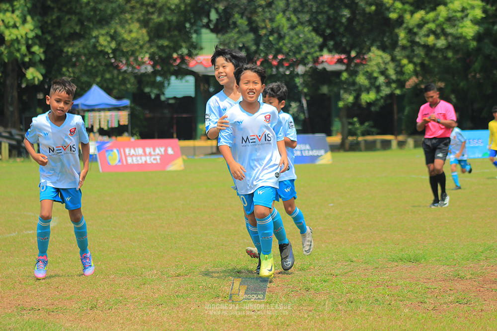 ijlu10 170825 pelita jaya soccer school vs brazillian soccer serpong