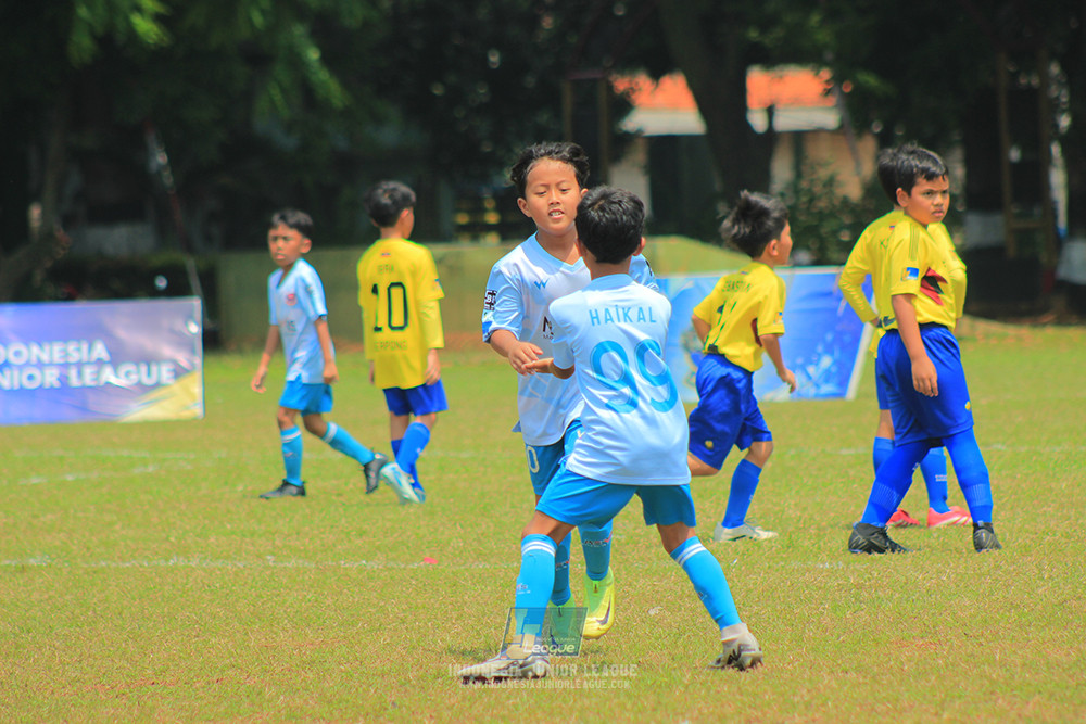 ijlu10 170825 pelita jaya soccer school vs brazillian soccer serpong