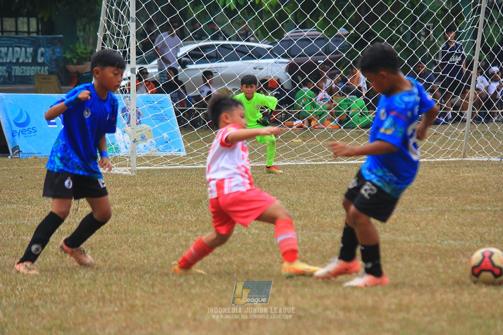 ijlu11 big8 190726 farama fc vs steelford united
