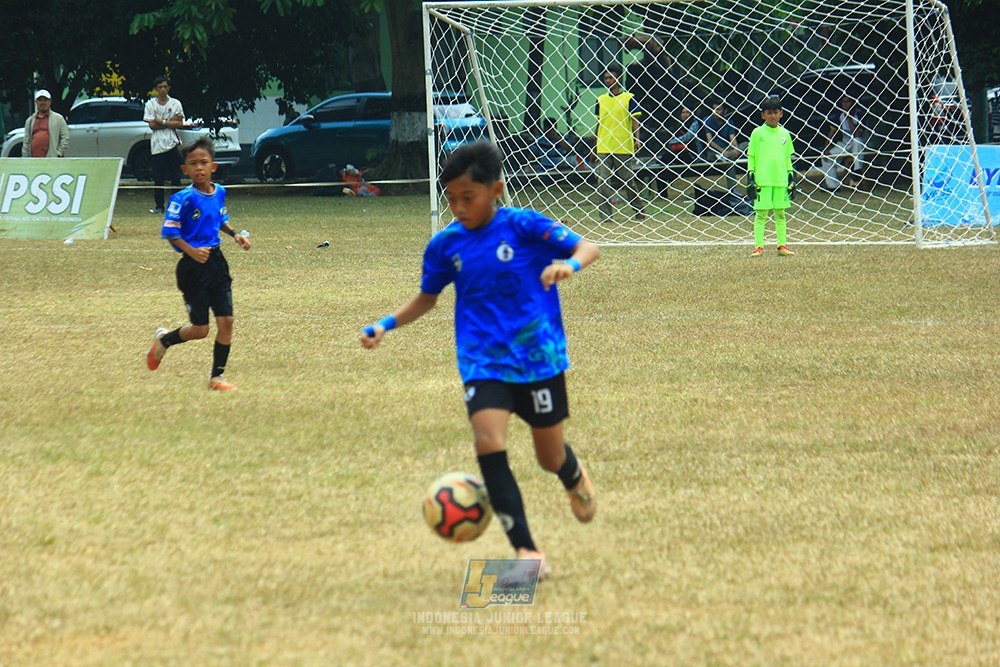 ijlu11 big8 190726 farama fc vs steelford united