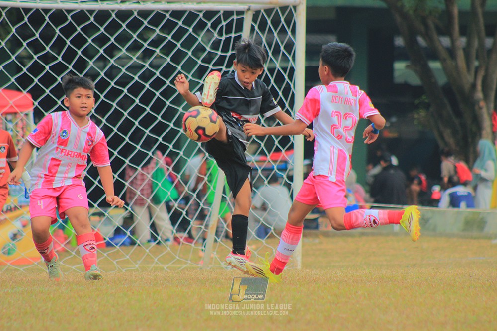ijlu11 big8 190726 jips soccer vs farama fc