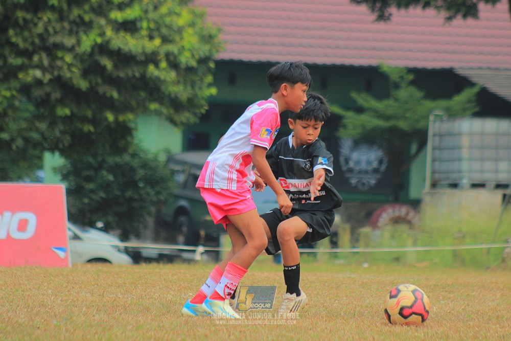 ijlu11 big8 190726 jips soccer vs farama fc