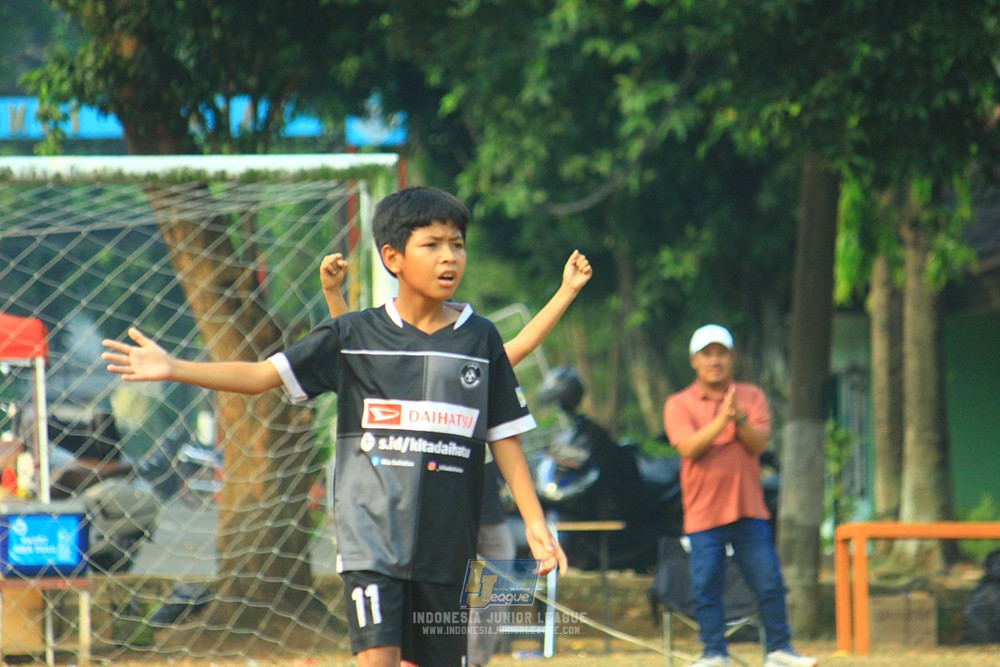 ijlu11 big8 190726 jips soccer vs farama fc