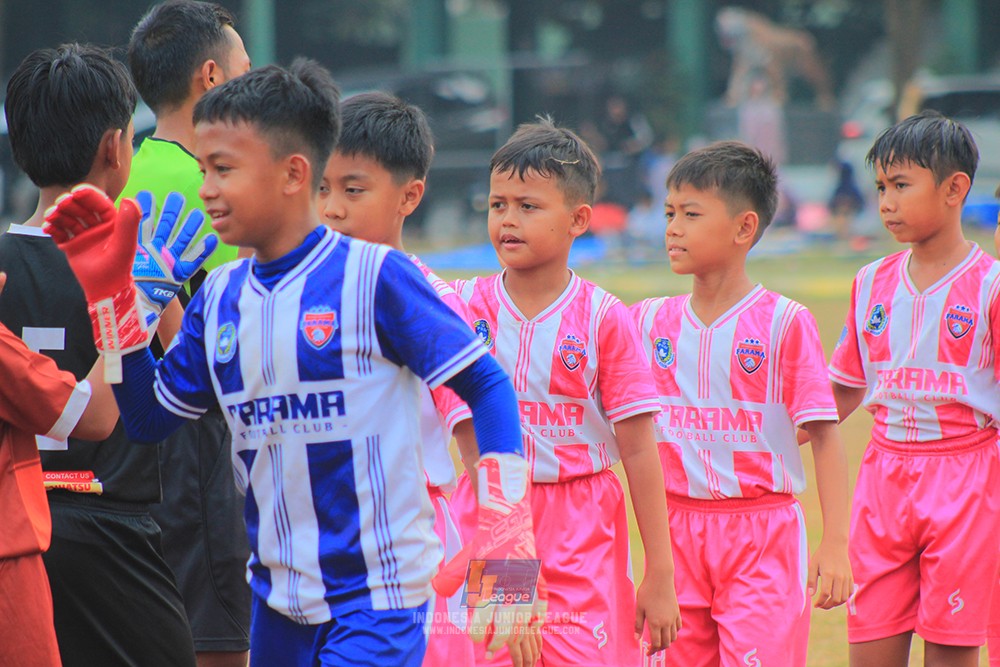 ijlu11 big8 190726 jips soccer vs farama fc