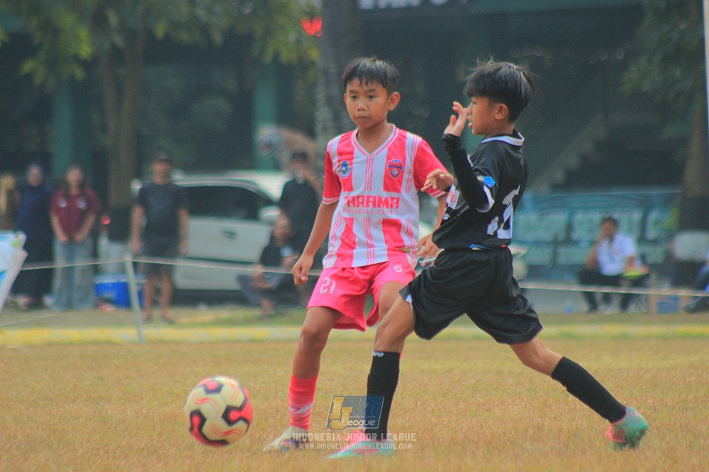 ijlu11 big8 190726 jips soccer vs farama fc