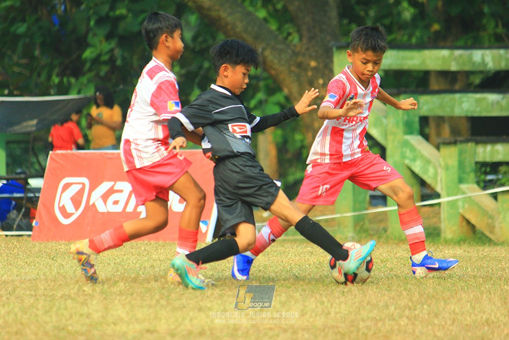 ijlu11 big8 190726 jips soccer vs farama fc