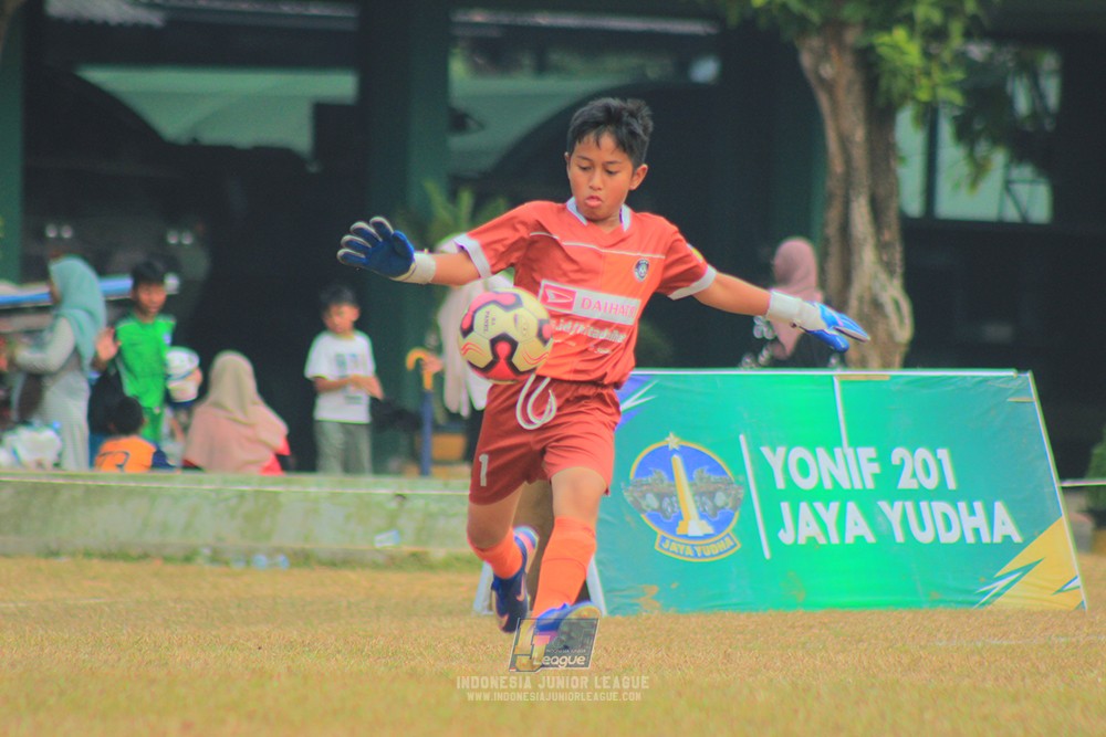 ijlu11 big8 190726 jips soccer vs farama fc