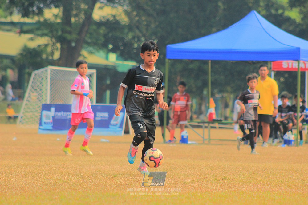 ijlu11 big8 190726 jips soccer vs farama fc