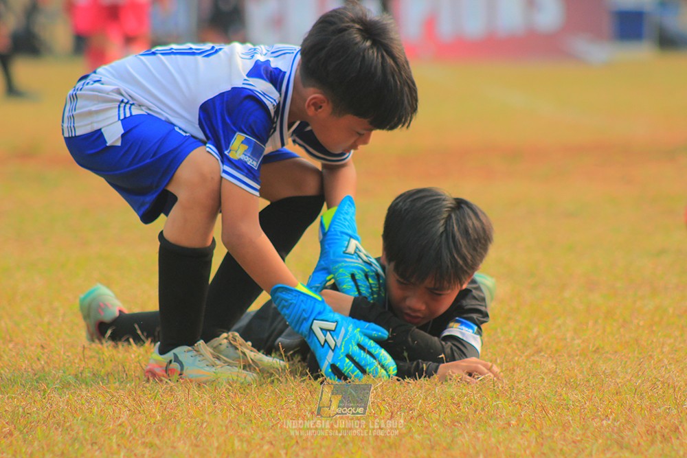 ijlu11 big8 190726 jips soccer vs farama fc