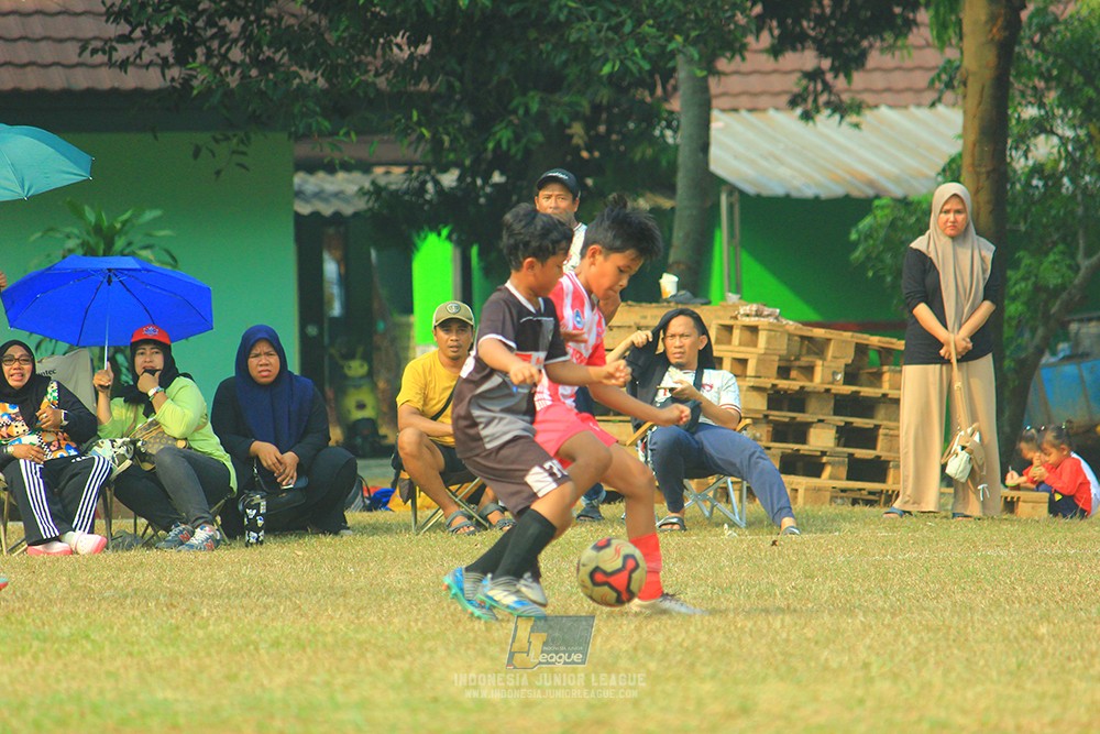 ijlu11 big8 190726 jips soccer vs farama fc