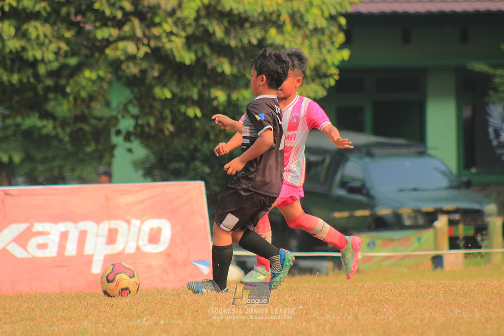 ijlu11 big8 190726 jips soccer vs farama fc