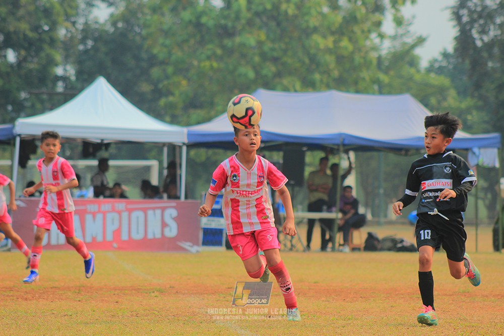 ijlu11 big8 190726 jips soccer vs farama fc