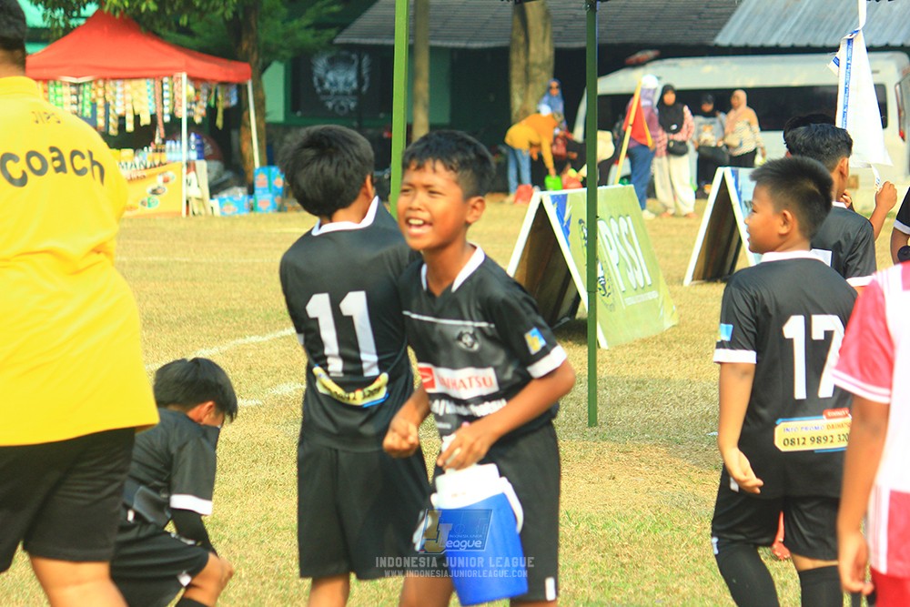 ijlu11 big8 190726 jips soccer vs farama fc