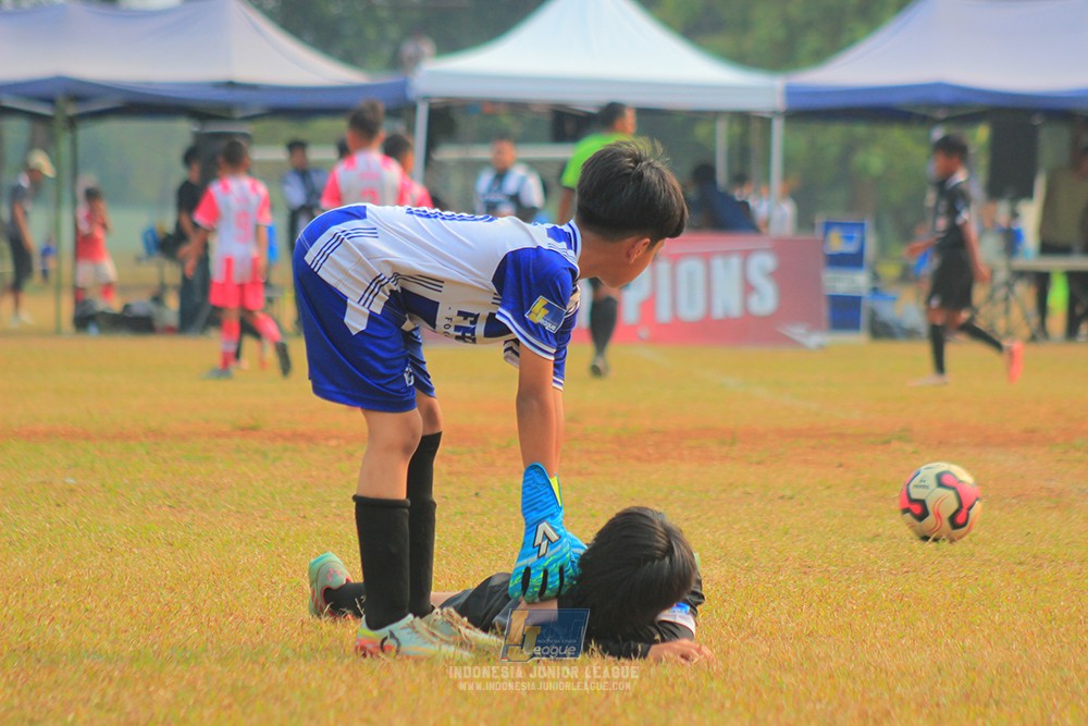 ijlu11 big8 190726 jips soccer vs farama fc