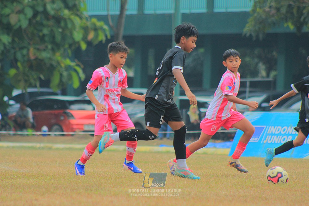 ijlu11 big8 190726 jips soccer vs farama fc