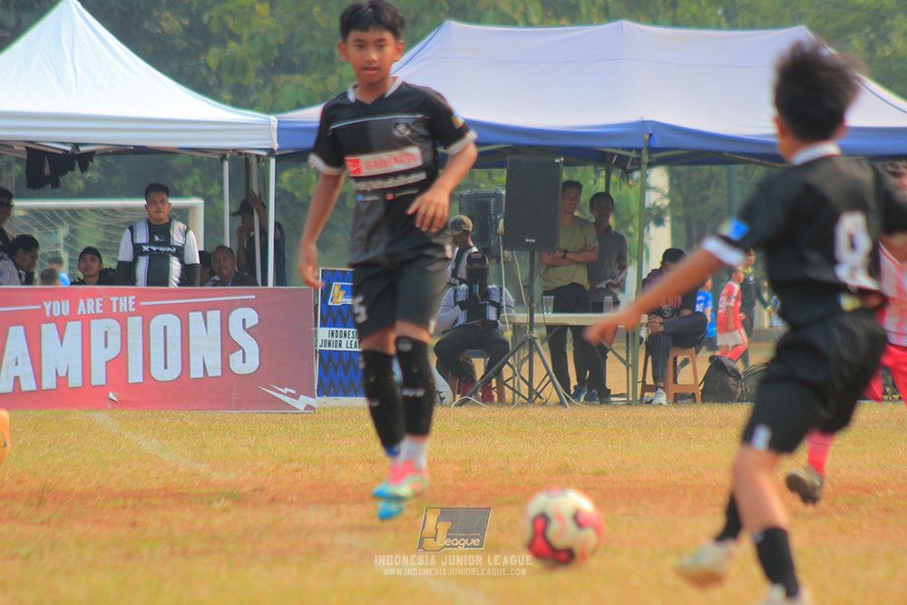 ijlu11 big8 190726 jips soccer vs farama fc