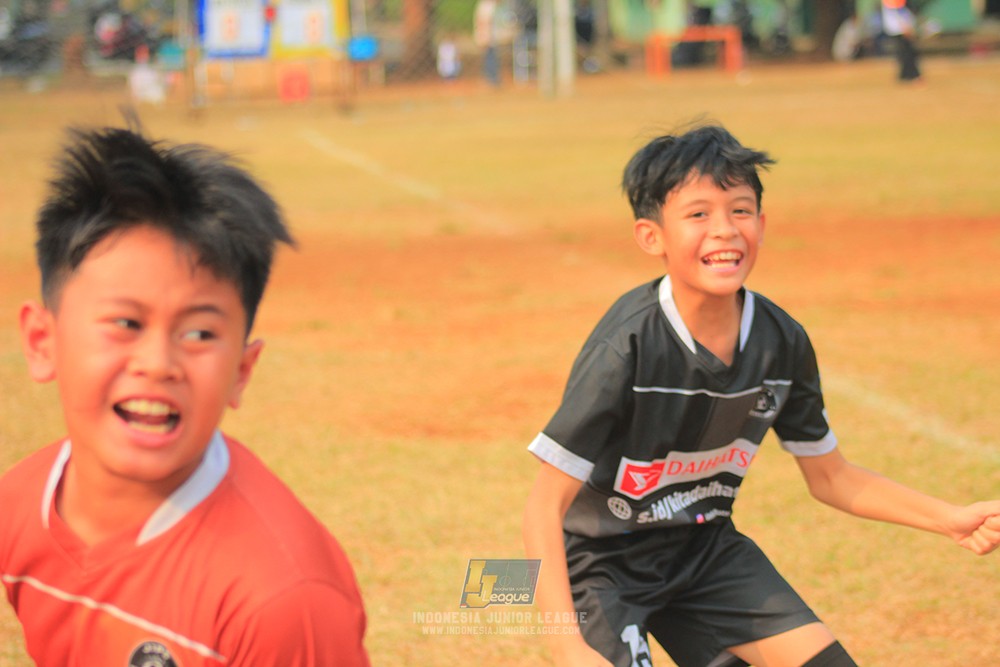 ijlu11 big8 190726 jips soccer vs farama fc