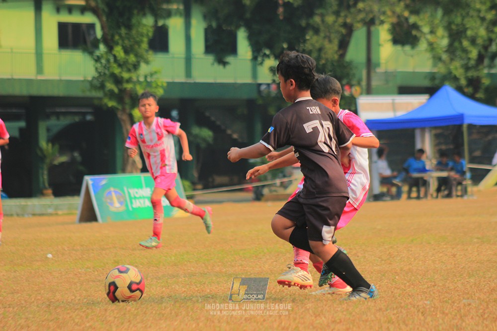 ijlu11 big8 190726 jips soccer vs farama fc