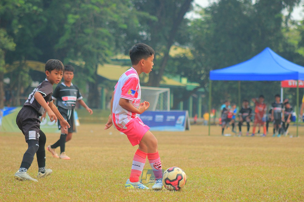 ijlu11 big8 190726 jips soccer vs farama fc