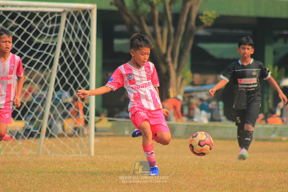 ijlu11 big8 190726 jips soccer vs farama fc