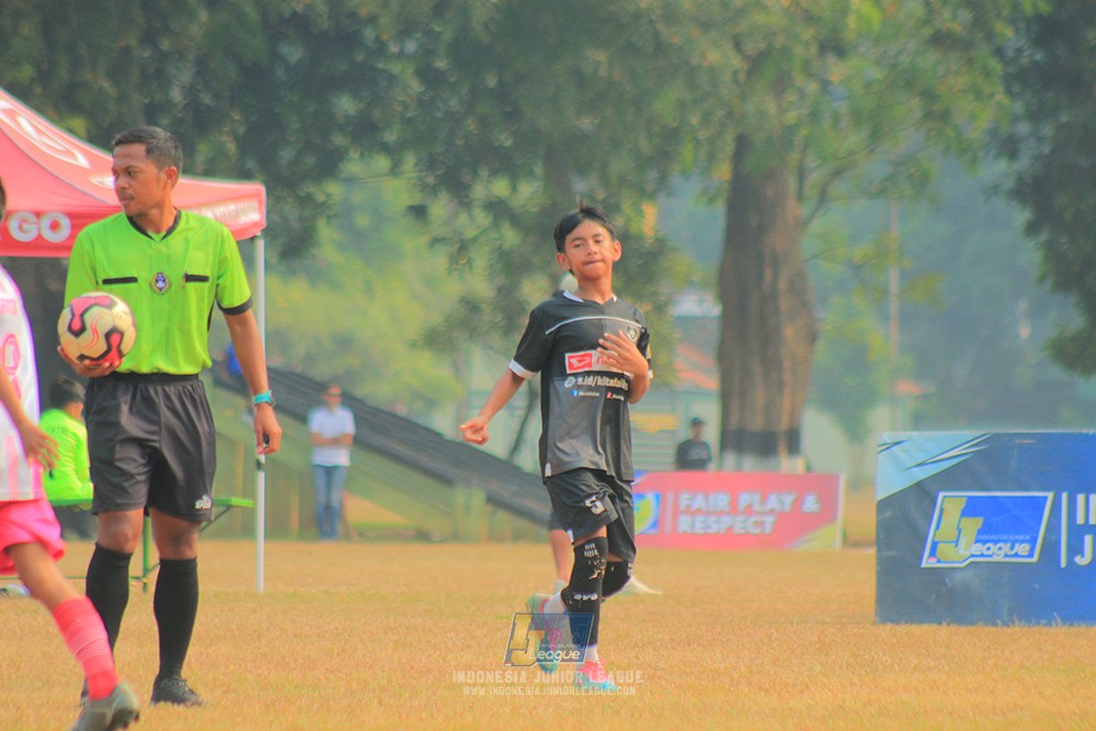 ijlu11 big8 190726 jips soccer vs farama fc