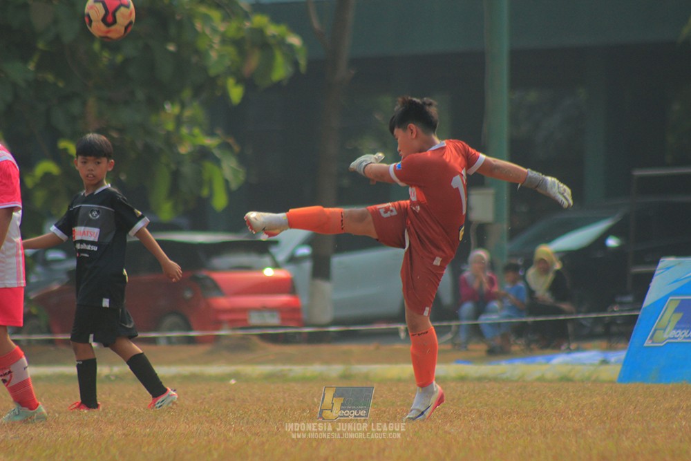 ijlu11 big8 190726 jips soccer vs farama fc