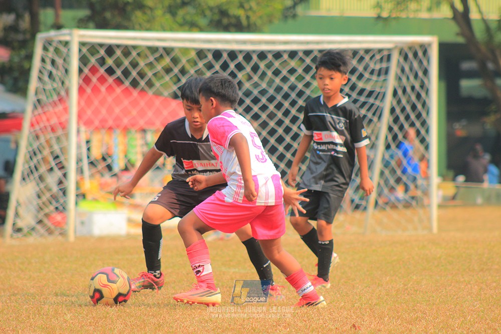 ijlu11 big8 190726 jips soccer vs farama fc