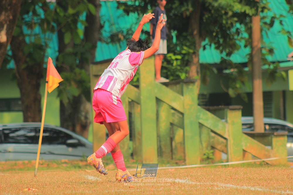 ijlu11 big8 190726 jips soccer vs farama fc