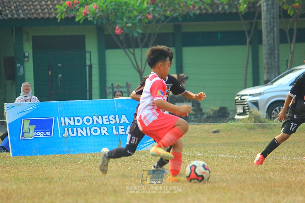 ijlu11 big8 190726 jips soccer vs farama fc