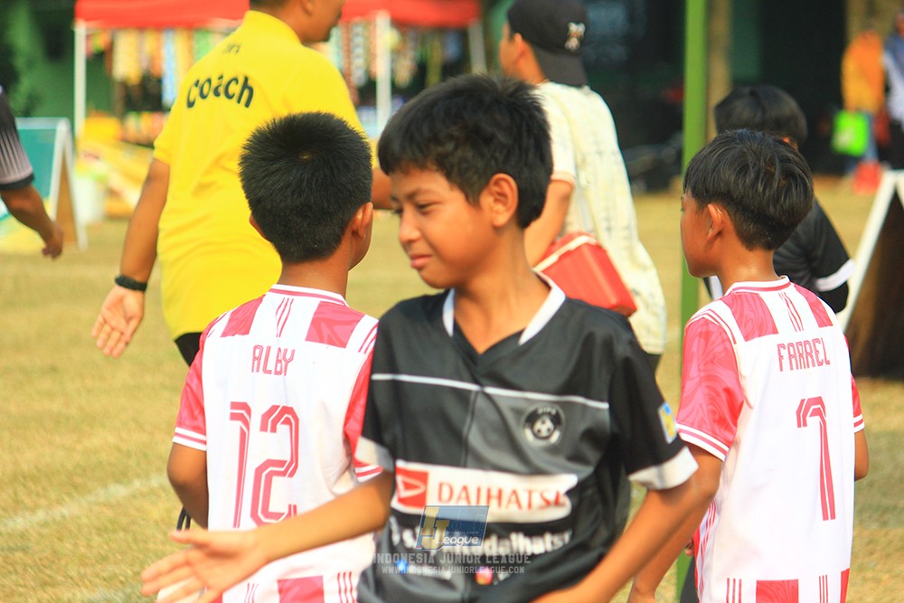 ijlu11 big8 190726 jips soccer vs farama fc