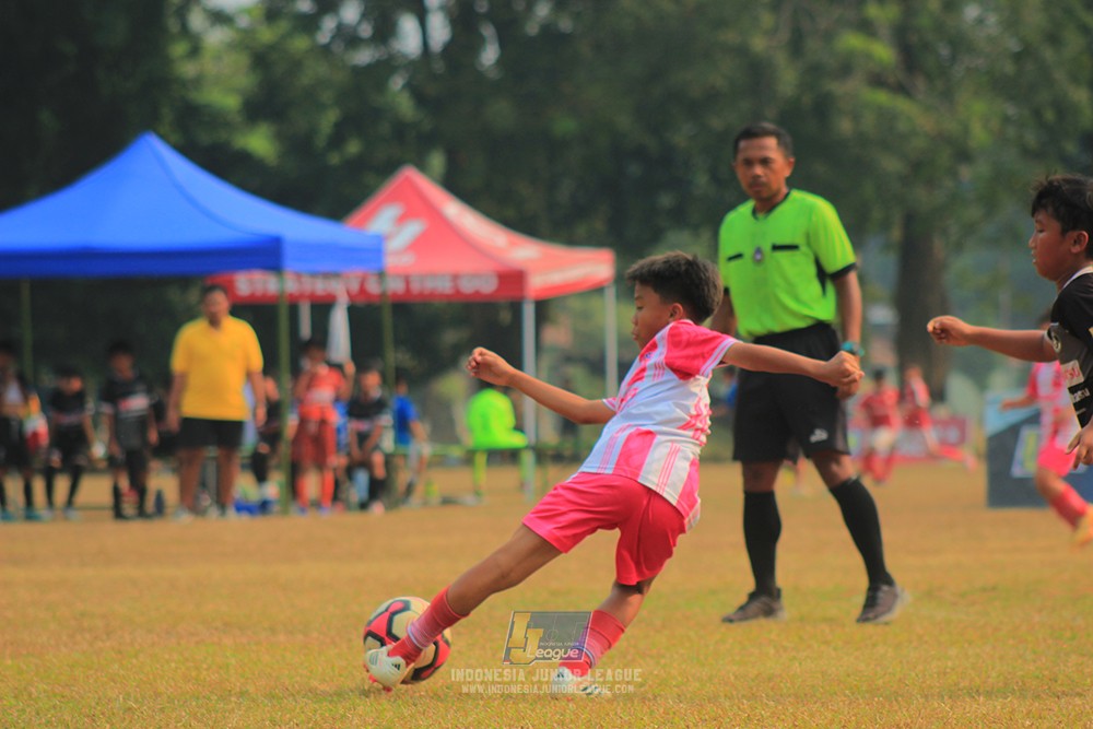 ijlu11 big8 190726 jips soccer vs farama fc