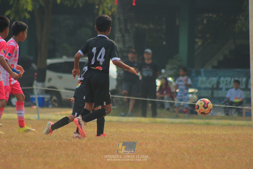 ijlu11 big8 190726 jips soccer vs farama fc