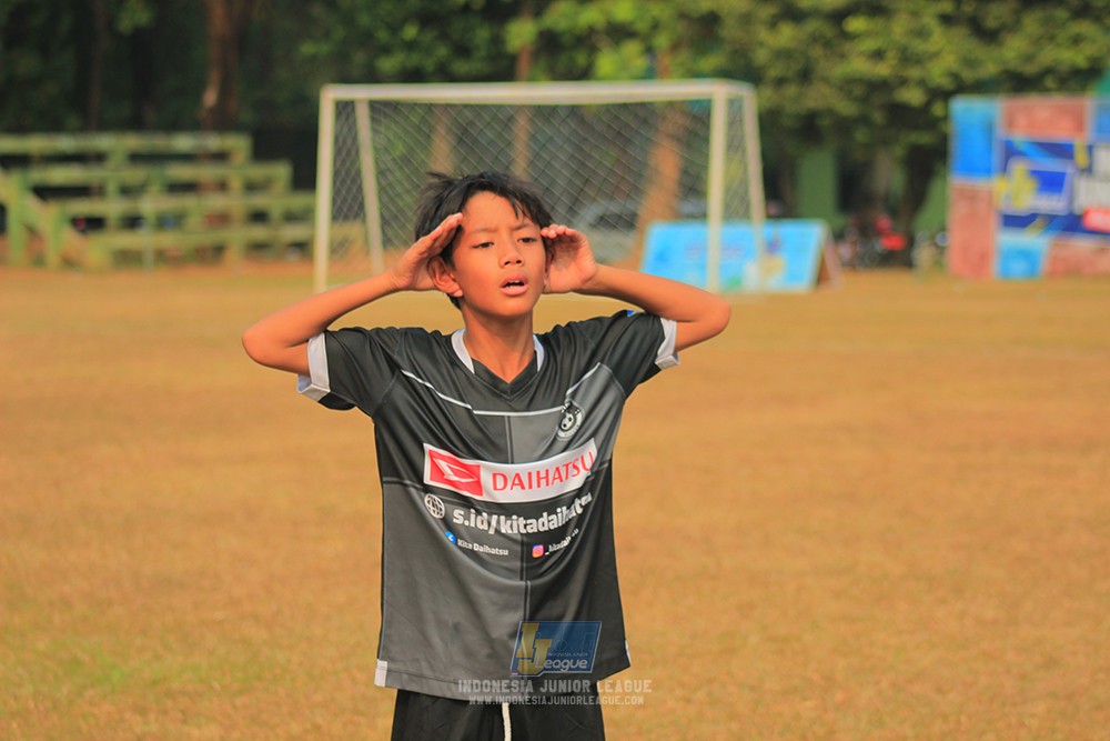 ijlu11 big8 190726 jips soccer vs farama fc