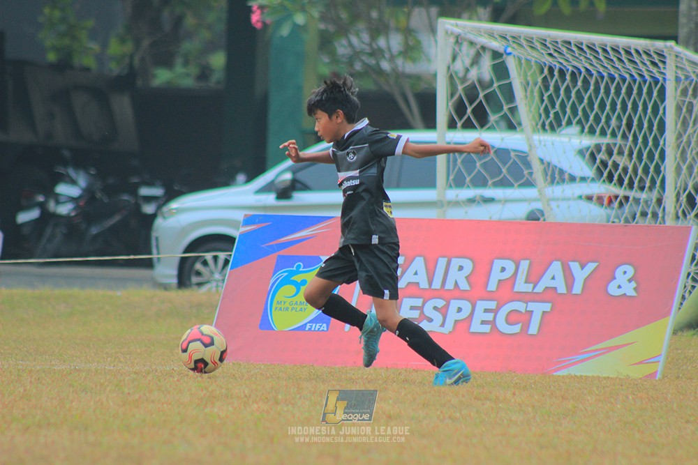 ijlu11 big8 190726 jips soccer vs farama fc