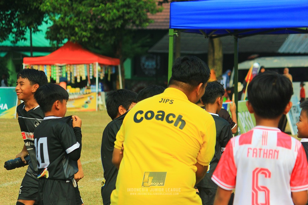 ijlu11 big8 190726 jips soccer vs farama fc