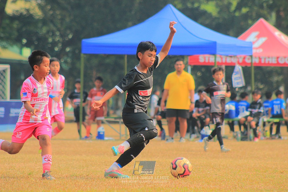 ijlu11 big8 190726 jips soccer vs farama fc