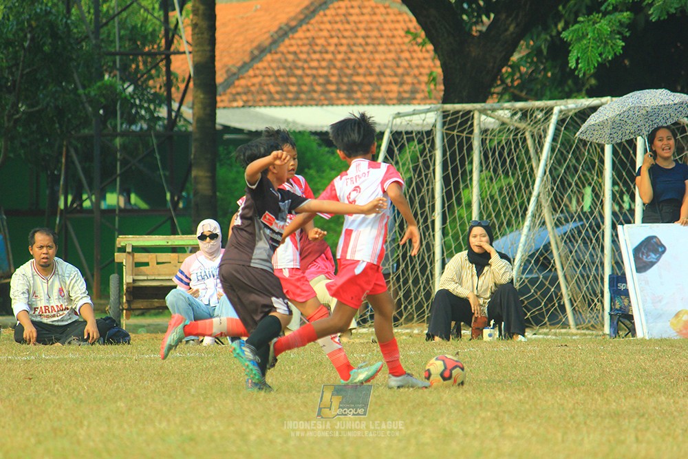 ijlu11 big8 190726 jips soccer vs farama fc