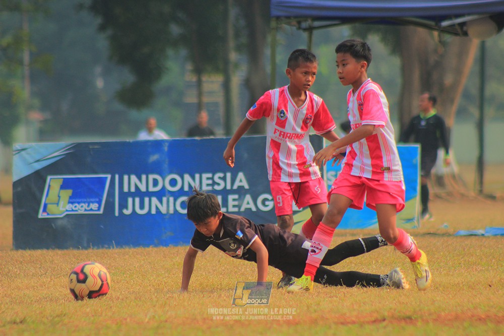 ijlu11 big8 190726 jips soccer vs farama fc
