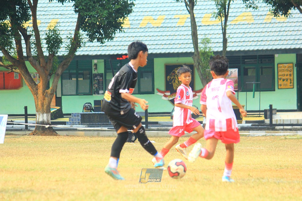 ijlu11 big8 190726 jips soccer vs farama fc