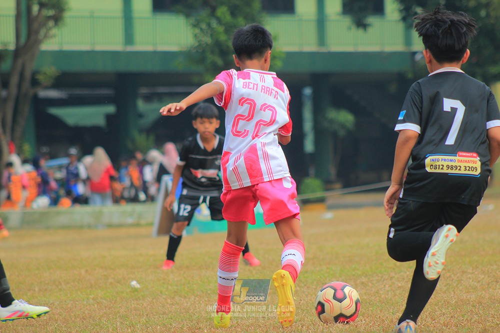 ijlu11 big8 190726 jips soccer vs farama fc