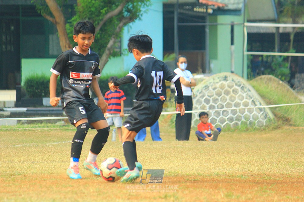 ijlu11 big8 190726 jips soccer vs farama fc