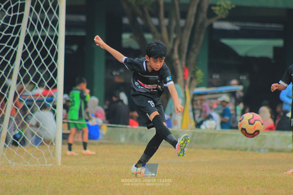 ijlu11 big8 190726 jips soccer vs farama fc