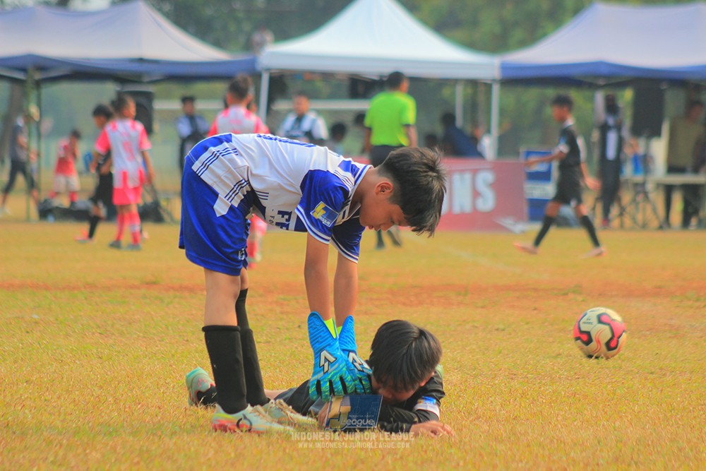 ijlu11 big8 190726 jips soccer vs farama fc