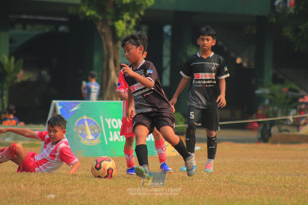 ijlu11 big8 190726 jips soccer vs farama fc