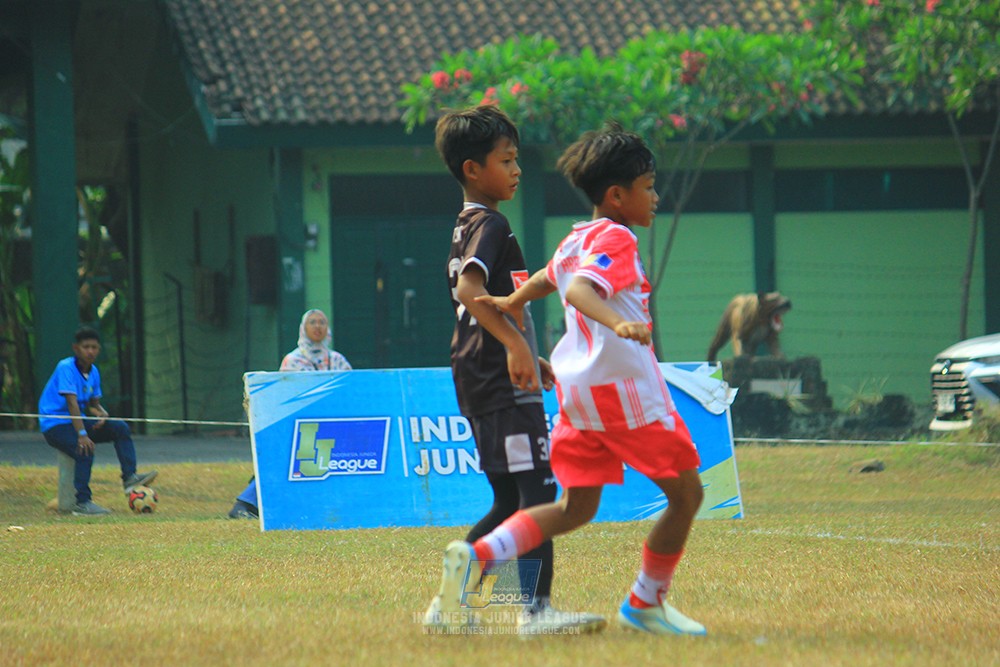 ijlu11 big8 190726 jips soccer vs farama fc