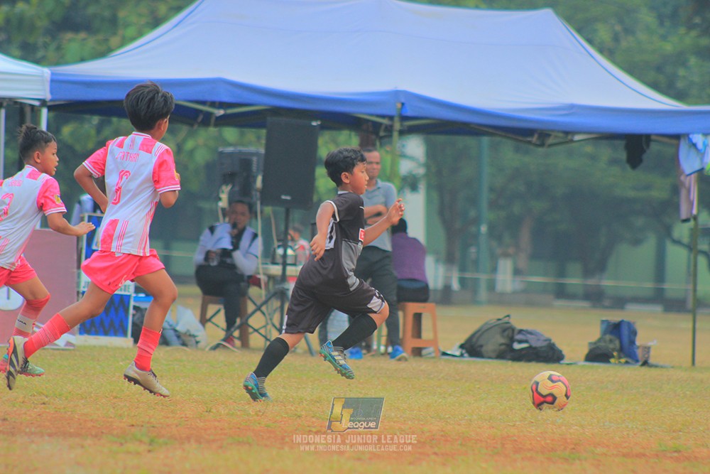 ijlu11 big8 190726 jips soccer vs farama fc