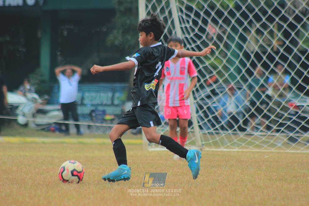ijlu11 big8 190726 jips soccer vs farama fc